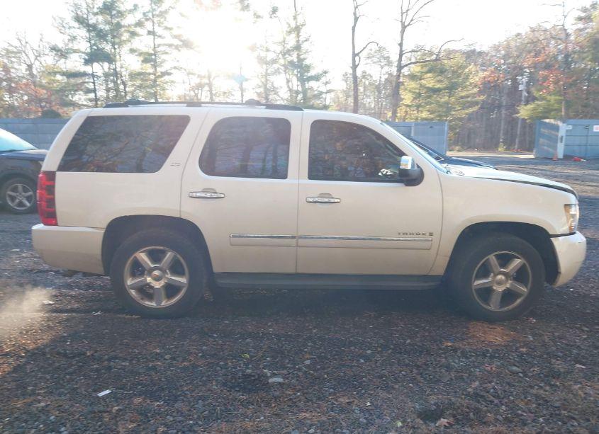 Photo 13 of 2009 Chevrolet Tahoe LTZ (VIN 1GNFK33069R291010)