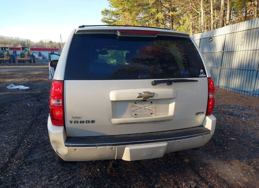 Photo 16 of 2009 Chevrolet Tahoe LTZ (VIN 1GNFK33069R291010)