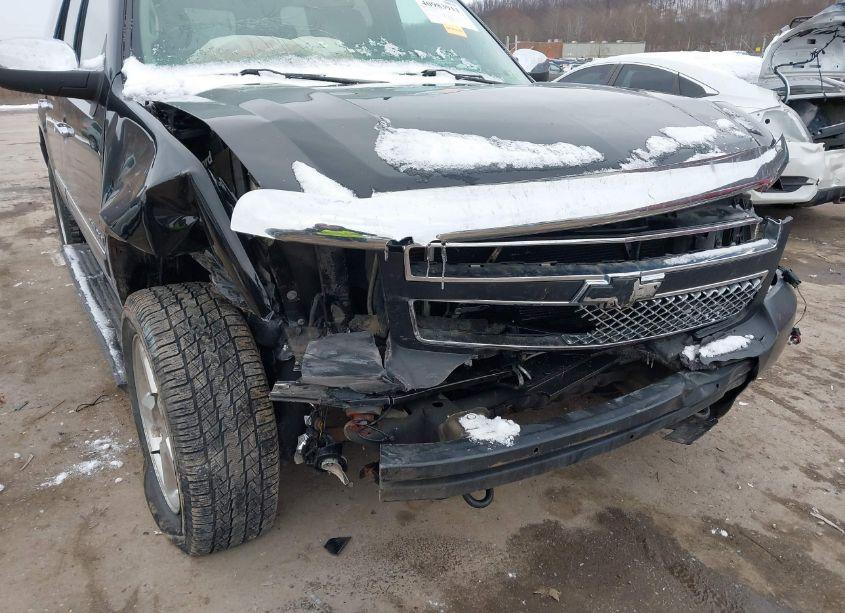 Photo 6 of 2009 Chevrolet Tahoe LTZ (VIN 1GNFK33079R280789)