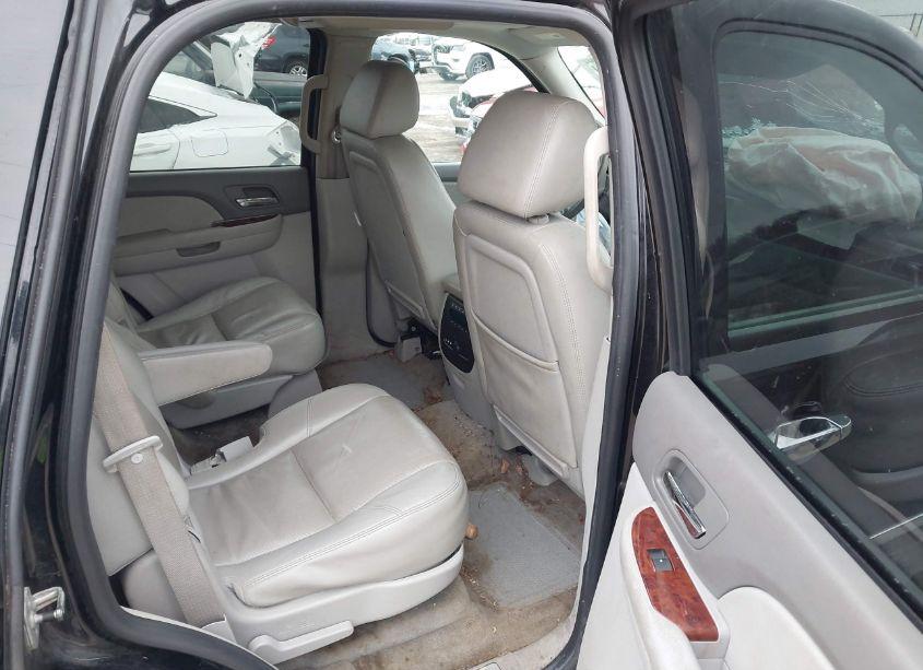 Photo 8 of 2009 Chevrolet Tahoe LTZ (VIN 1GNFK33079R280789)