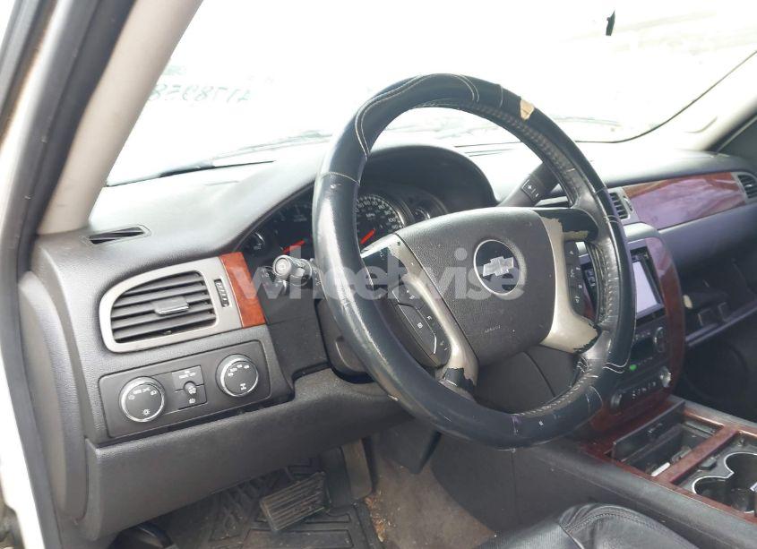 Photo 19 of 2009 Chevrolet Tahoe LTZ (VIN 1GNFK33089R218771)