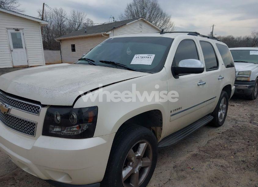 Photo 2 of 2009 Chevrolet Tahoe LTZ (VIN 1GNFK33089R218771)