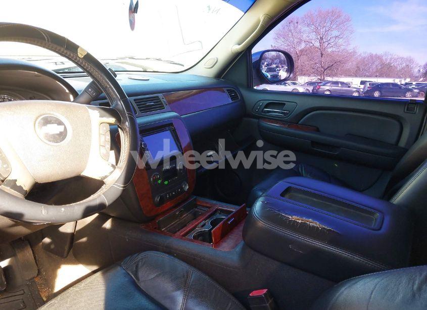 Photo 5 of 2009 Chevrolet Tahoe LTZ (VIN 1GNFK33089R218771)