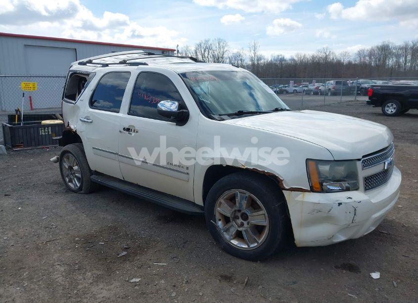 2009 Chevrolet Tahoe LTZ (VIN 1GNFK33099R285542) main photo