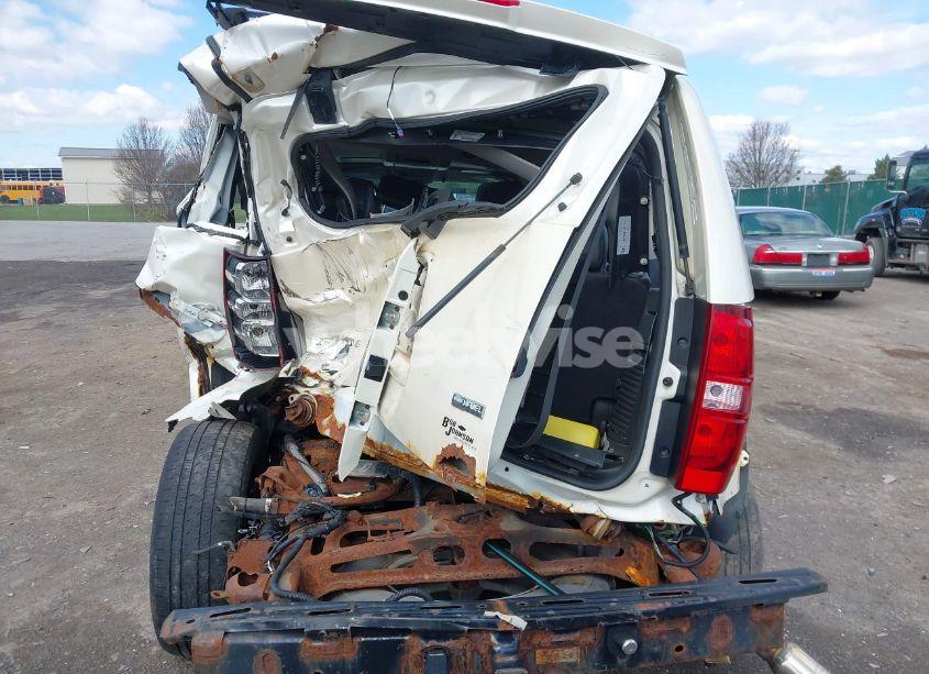 Photo 16 of 2009 Chevrolet Tahoe LTZ (VIN 1GNFK33099R285542)