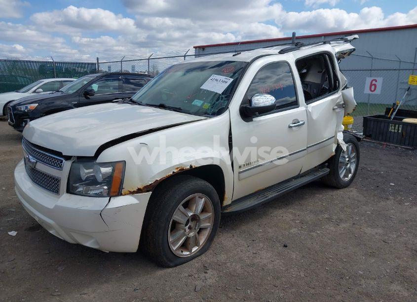 Photo 2 of 2009 Chevrolet Tahoe LTZ (VIN 1GNFK33099R285542)