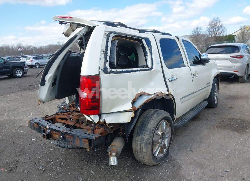 Photo 4 of 2009 Chevrolet Tahoe LTZ (VIN 1GNFK33099R285542)