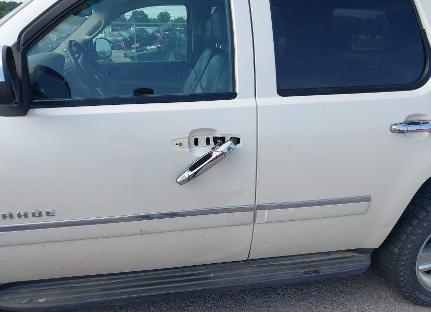 Photo 12 of 2009 Chevrolet Tahoe K1500 LTZ (VIN 1GNFK330X9R291138)