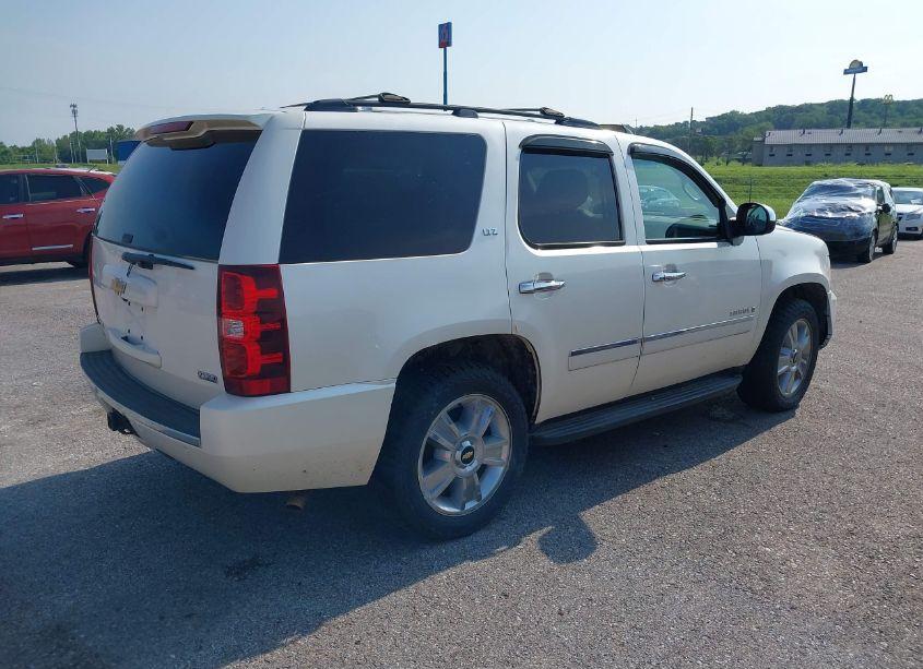 Photo 4 of 2009 Chevrolet Tahoe K1500 LTZ (VIN 1GNFK330X9R291138)