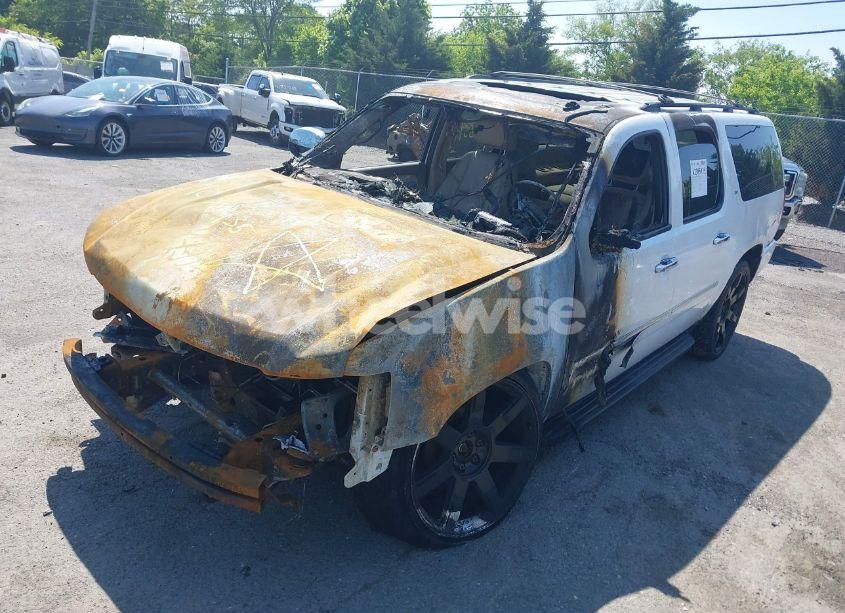 Photo 2 of 2009 Chevrolet Suburban 1500 LTZ (VIN 1GNFK36339R200149)