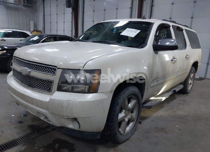 Photo 2 of 2009 Chevrolet Suburban 1500 LTZ (VIN 1GNFK36389R179802)