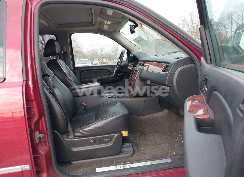 Photo 5 of 2009 Chevrolet Suburban 1500 LTZ (VIN 1GNFK36389R293623)