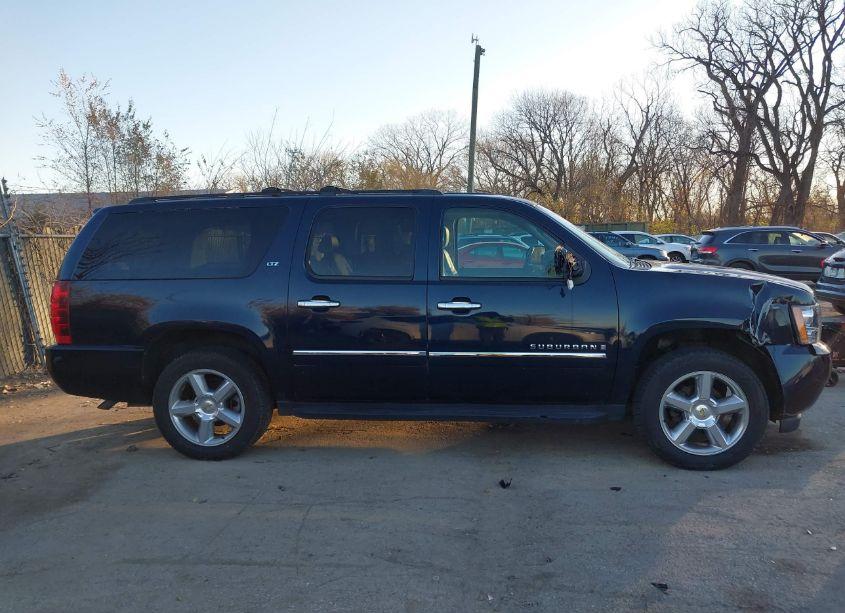 Photo 13 of 2009 Chevrolet Suburban 1500 LTZ (VIN 1GNFK36399J110048)