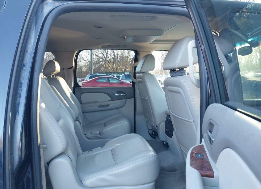 Photo 8 of 2009 Chevrolet Suburban 1500 LTZ (VIN 1GNFK36399J110048)