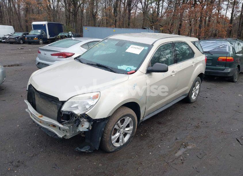 Photo 2 of 2013 Chevrolet Equinox LS (VIN 1GNFLCEK1DZ123232)