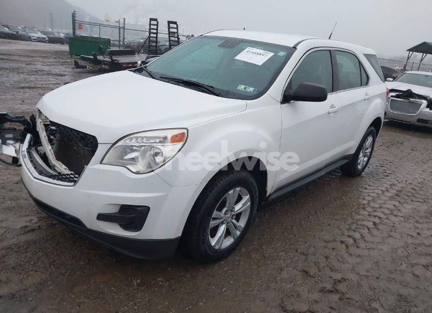 Photo 2 of 2013 Chevrolet Equinox LS (VIN 1GNFLCEK5DZ112802)