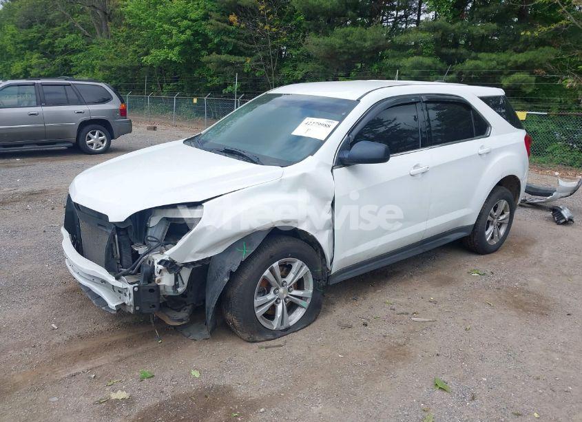 Photo 2 of 2015 Chevrolet Equinox LS (VIN 1GNFLEEK1FZ126677)