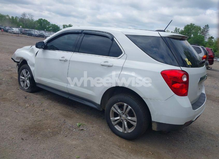 Photo 3 of 2015 Chevrolet Equinox LS (VIN 1GNFLEEK1FZ126677)