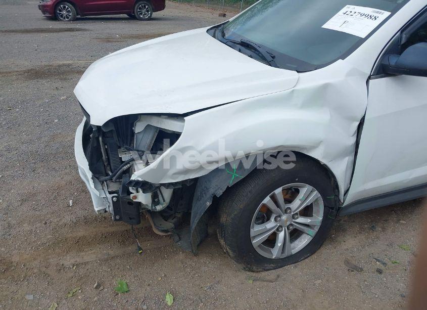 Photo 6 of 2015 Chevrolet Equinox LS (VIN 1GNFLEEK1FZ126677)