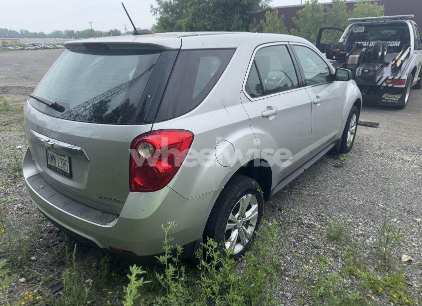 Photo 4 of 2015 Chevrolet Equinox LS (VIN 1GNFLEEK5FZ139870)
