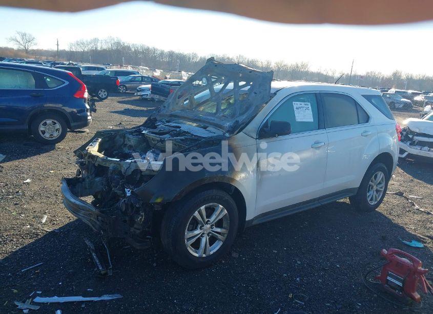 Photo 2 of 2014 Chevrolet Equinox LS (VIN 1GNFLEEK9EZ137120)