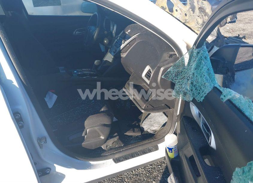 Photo 5 of 2014 Chevrolet Equinox LS (VIN 1GNFLEEK9EZ137120)