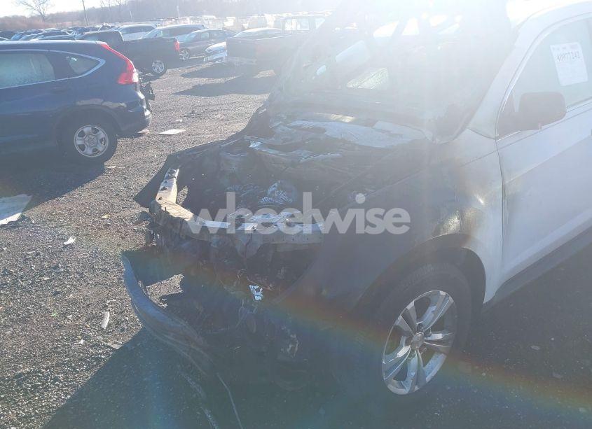 Photo 6 of 2014 Chevrolet Equinox LS (VIN 1GNFLEEK9EZ137120)