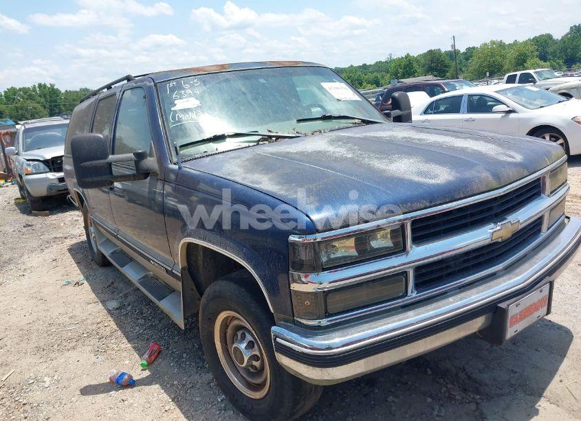 1998 Chevrolet Suburban 2500 (VIN 1GNGC26J1WJ318754) main photo