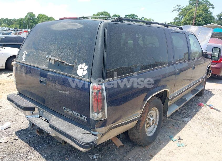 Photo 4 of 1998 Chevrolet Suburban 2500 (VIN 1GNGC26J1WJ318754)