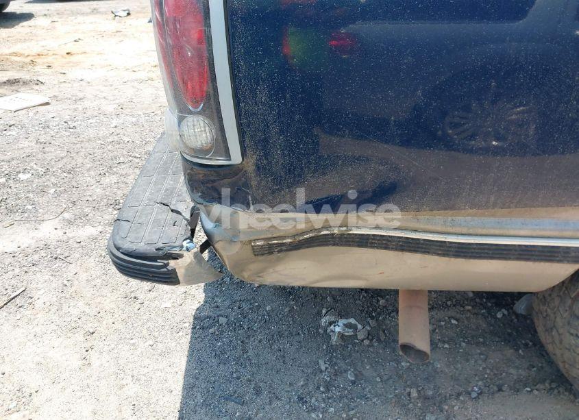 Photo 6 of 1998 Chevrolet Suburban 2500 (VIN 1GNGC26J1WJ318754)