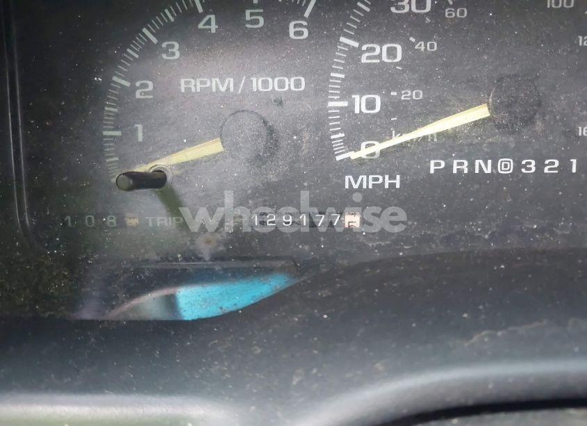 Photo 7 of 1998 Chevrolet Suburban 2500 (VIN 1GNGC26J1WJ318754)