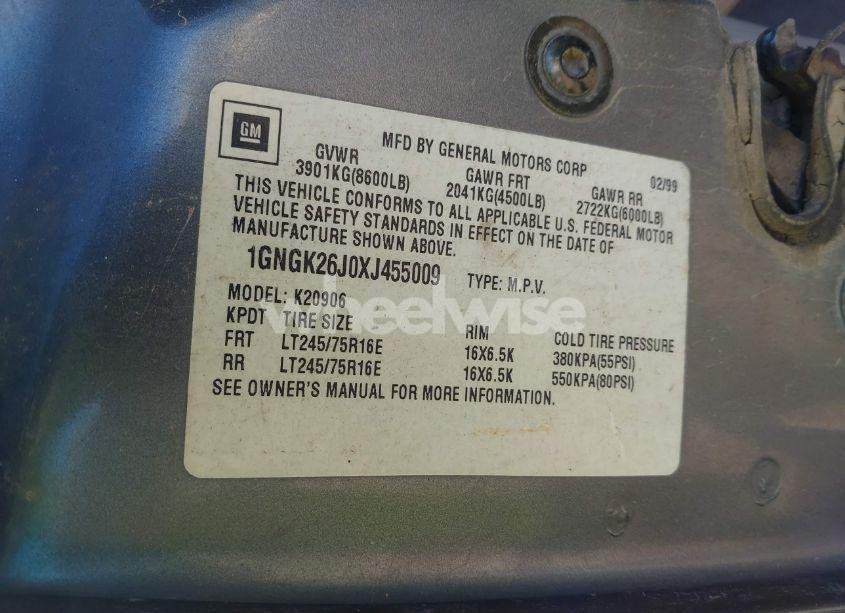 Photo 9 of 1999 Chevrolet Suburban 2500 (VIN 1GNGK26J0XJ455009)