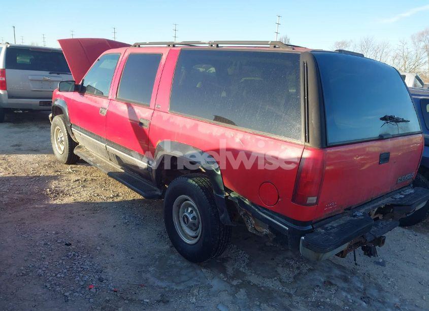 Photo 2 of 1999 Chevrolet Suburban 2500 (VIN 1GNGK26J8XJ377255)