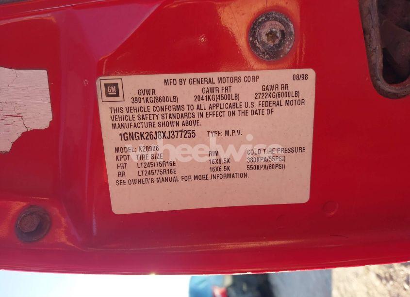 Photo 8 of 1999 Chevrolet Suburban 2500 (VIN 1GNGK26J8XJ377255)