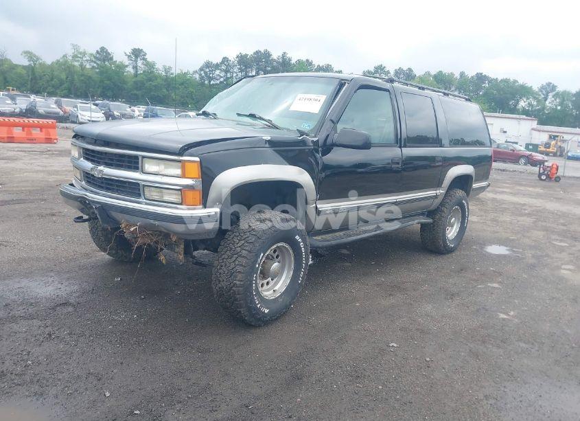 Photo 2 of 1999 Chevrolet Suburban 2500 (VIN 1GNGK26JXXJ454336)