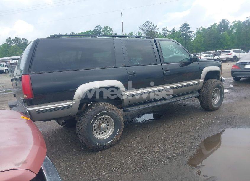 Photo 4 of 1999 Chevrolet Suburban 2500 (VIN 1GNGK26JXXJ454336)