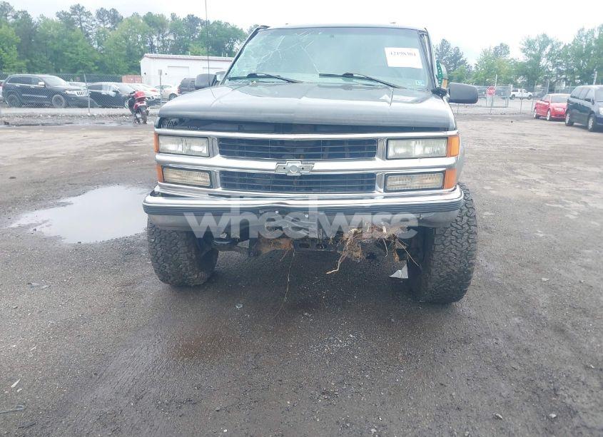 Photo 6 of 1999 Chevrolet Suburban 2500 (VIN 1GNGK26JXXJ454336)