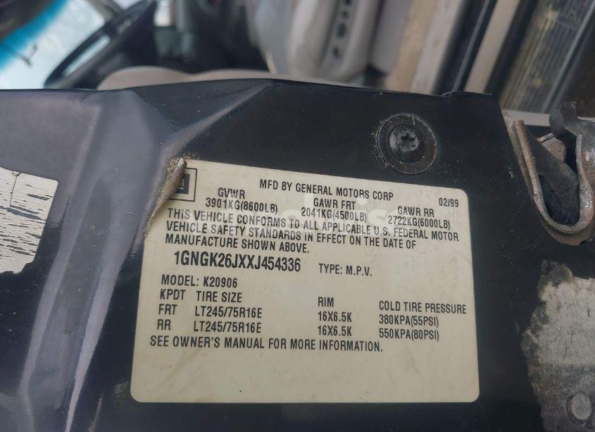 Photo 9 of 1999 Chevrolet Suburban 2500 (VIN 1GNGK26JXXJ454336)