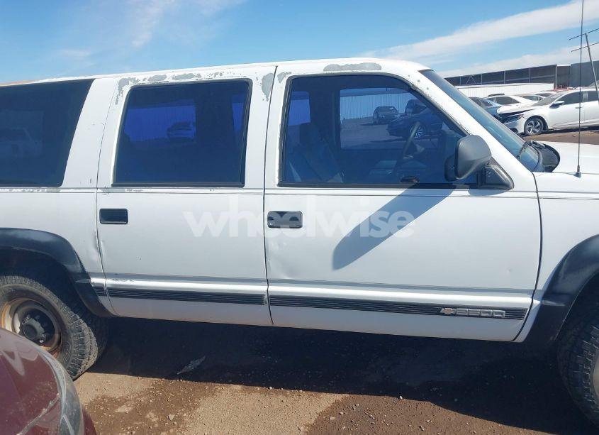 Photo 13 of 1993 Chevrolet Suburban K2500 (VIN 1GNGK26KXPJ307796)