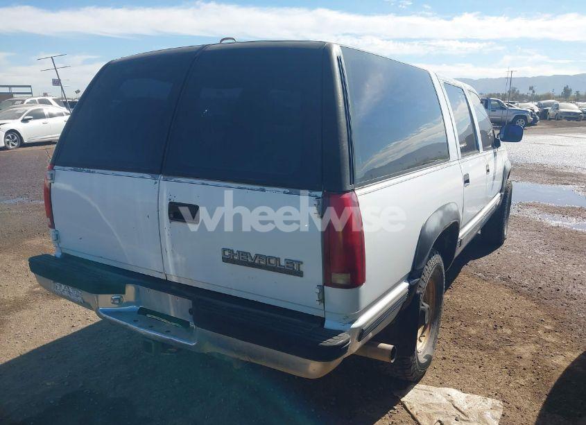 Photo 4 of 1993 Chevrolet Suburban K2500 (VIN 1GNGK26KXPJ307796)