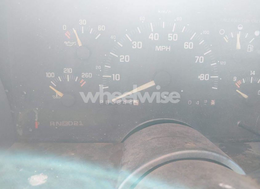 Photo 7 of 1993 Chevrolet Suburban K2500 (VIN 1GNGK26KXPJ307796)