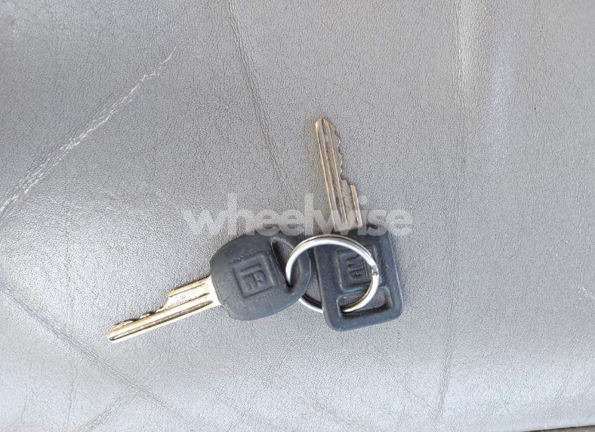 Photo 11 of 1994 Chevrolet Suburban K2500 (VIN 1GNGK26N4RJ406269)