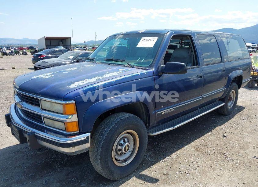 Photo 2 of 1994 Chevrolet Suburban K2500 (VIN 1GNGK26N4RJ406269)