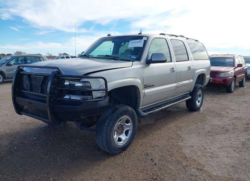 Photo 2 of 2004 Chevrolet Suburban 2500 LT (VIN 1GNGK26U44R167372)