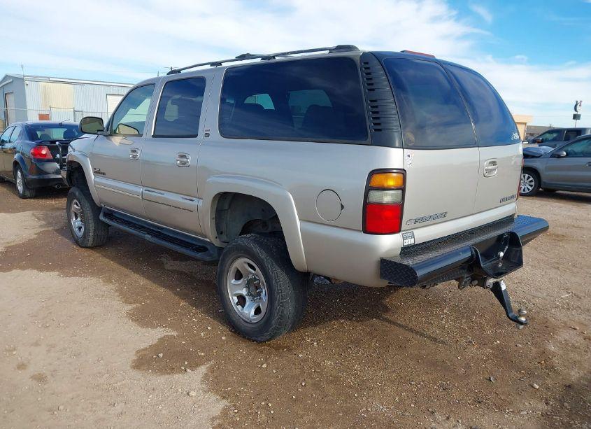 Photo 3 of 2004 Chevrolet Suburban 2500 LT (VIN 1GNGK26U44R167372)