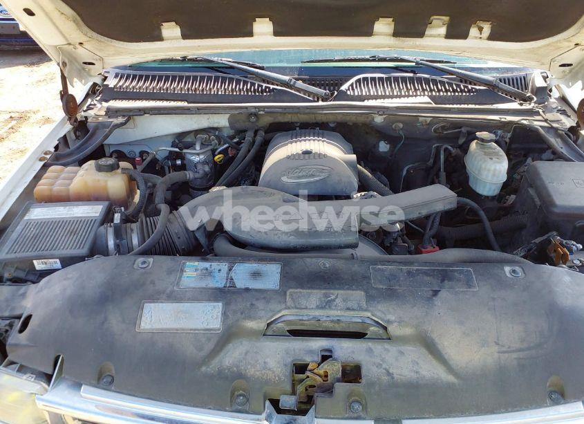 Photo 10 of 2004 Chevrolet Suburban 2500 LT (VIN 1GNGK26U54R157174)