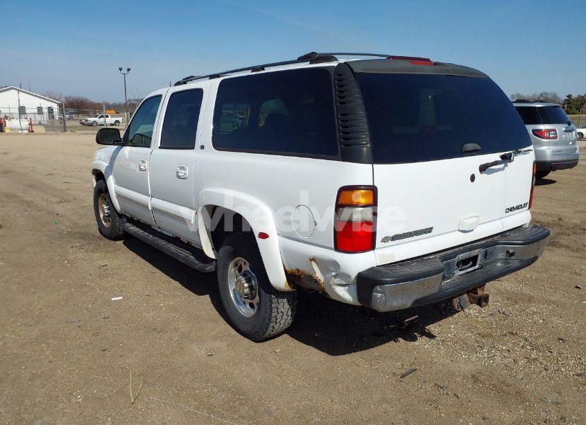 Photo 3 of 2004 Chevrolet Suburban 2500 LT (VIN 1GNGK26U54R157174)