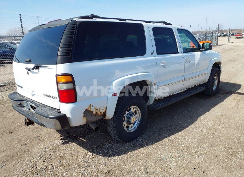 Photo 4 of 2004 Chevrolet Suburban 2500 LT (VIN 1GNGK26U54R157174)