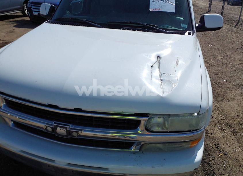 Photo 6 of 2004 Chevrolet Suburban 2500 LT (VIN 1GNGK26U54R157174)