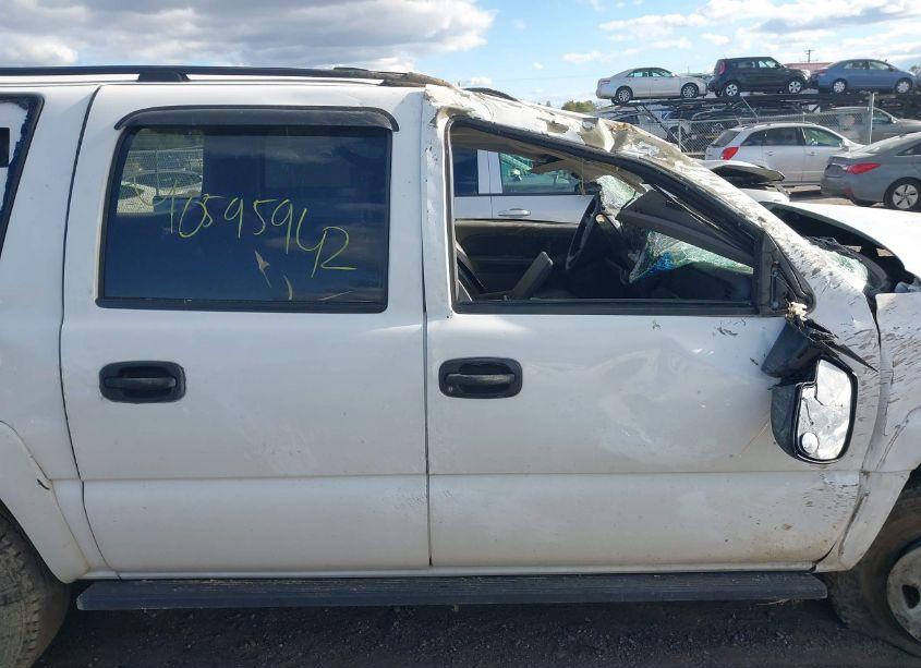 Photo 13 of 2003 Chevrolet Suburban 2500 LS (VIN 1GNGK26U73R291828)